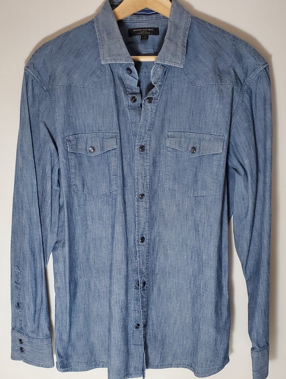 Banana Republic Men's Light Blue Denim Button-Down Shirt - Western Style